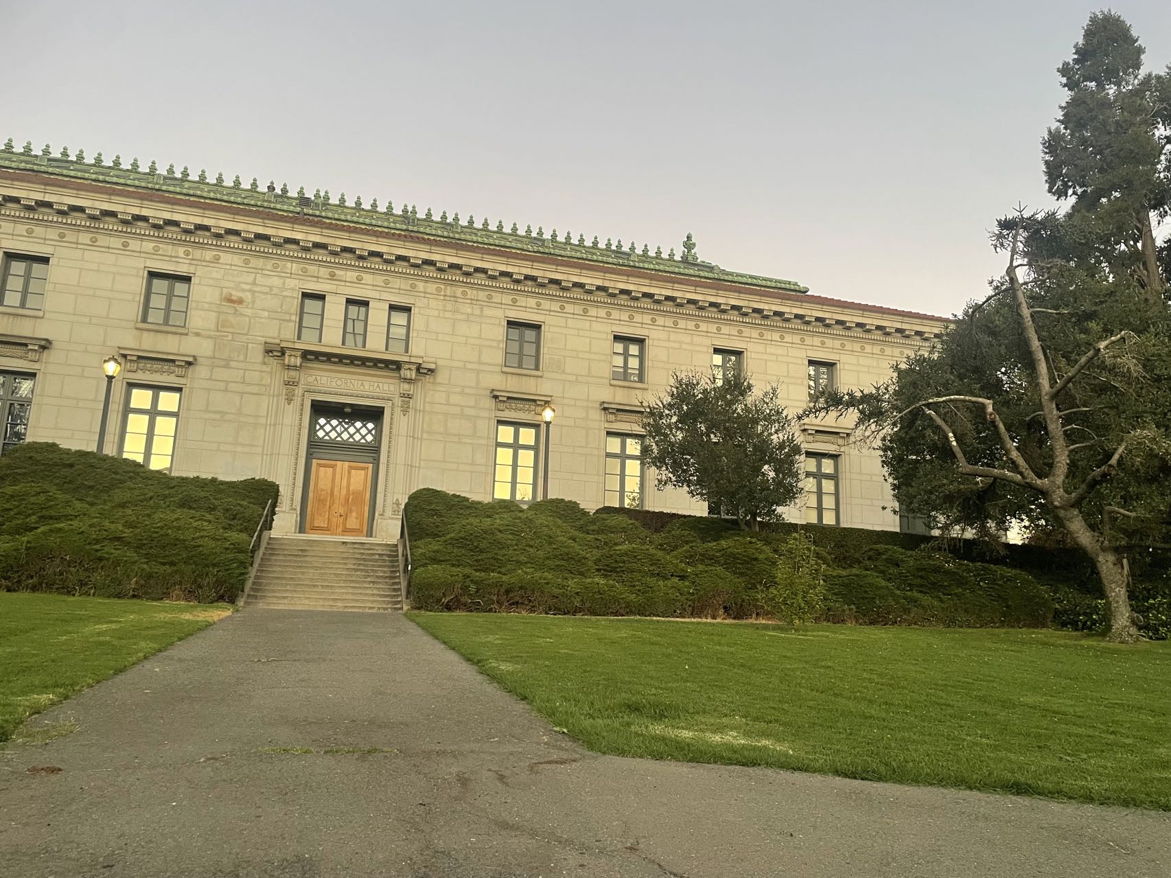 California Hall photo 3